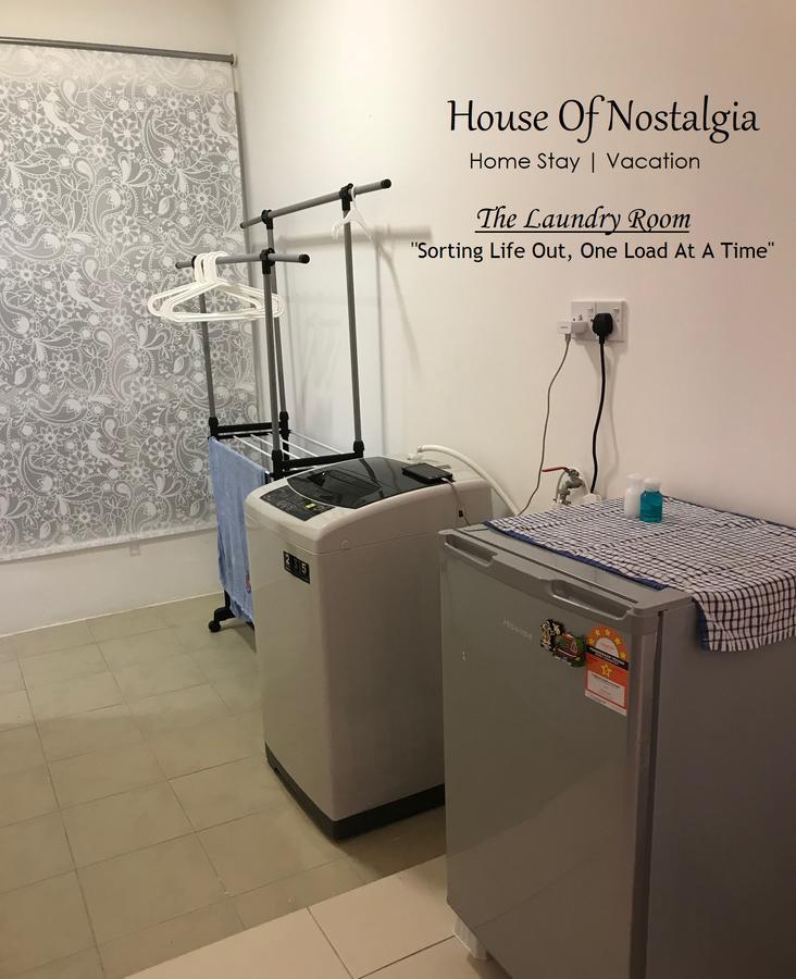 House Of Nostalgia Lägenhet Lumut Exteriör bild