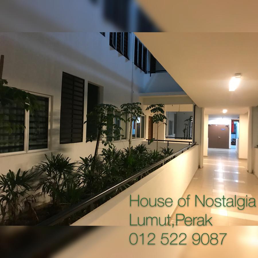 House Of Nostalgia Lägenhet Lumut Exteriör bild